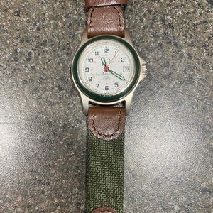 I’m selling this watch and other jewelry if you’re interested we can negotiate